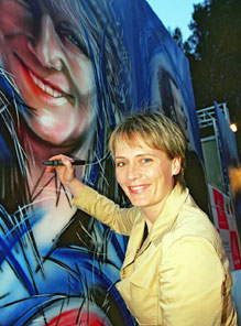 mario-hintermayer-mh-charity-podcast-eq-der-herzen-donvesting-buehnenbild-jutta-kleinschmidt